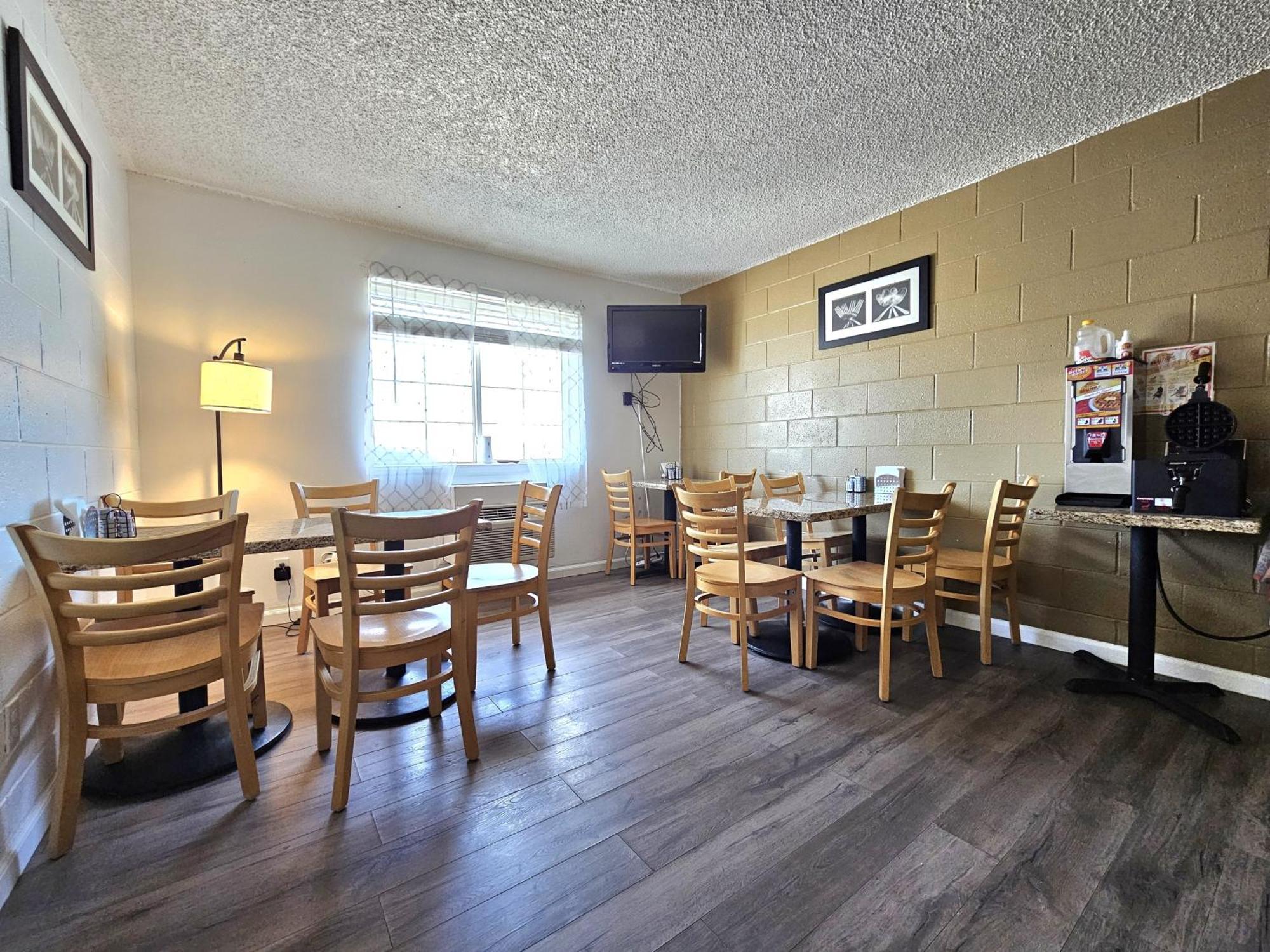 1St Choice Inn Of Rawlins Exterior photo